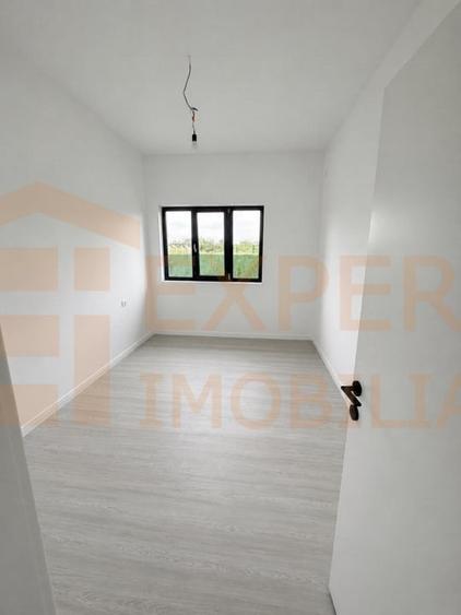Casă individuală cu 4 camere cu Canalizare în Cumpăna