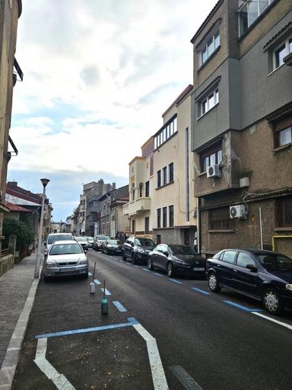 Garsonieră decomandată, mobilată în Foișorul de Foc