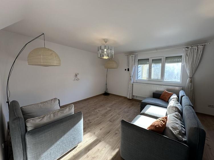 Casă cu 3 camere decomandat cu Teren 500 Mp în Central