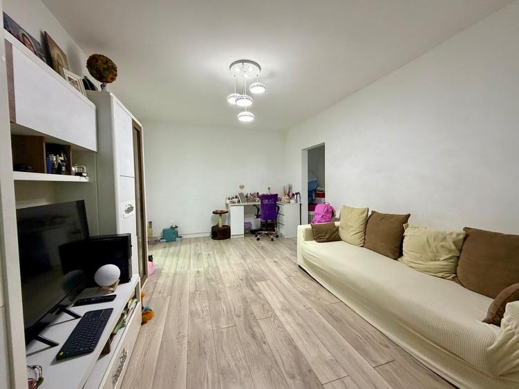 Apartament cu 2 camere semidecomandat în Pantelimon
