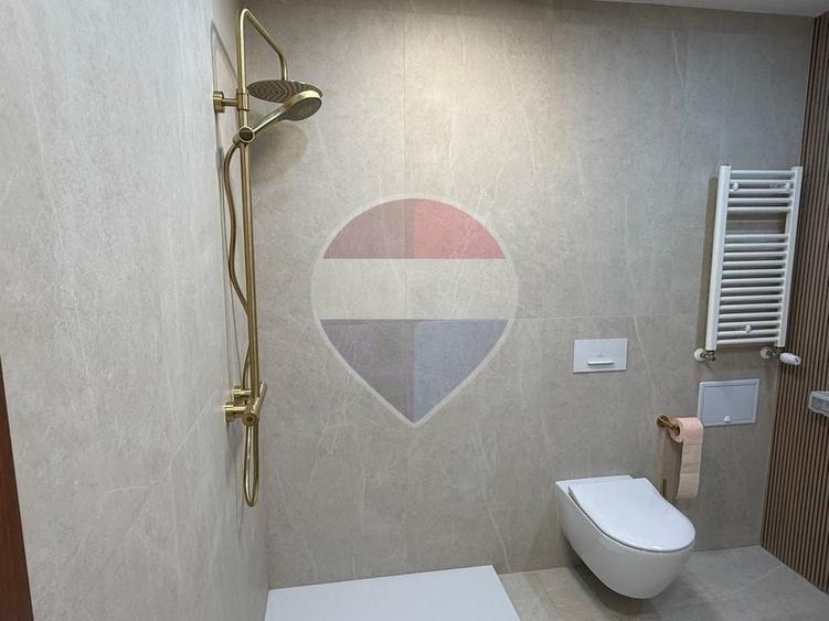 Apartament cu 3 camere semidecomandat în Primăverii