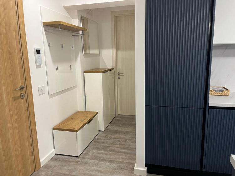 Apartament cu 2 camere semidecomandat, mobilat în Pajura