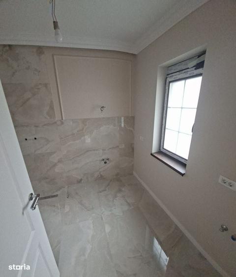 Casă cu 4 camere cu Teren 250 Mp în Torontalului
