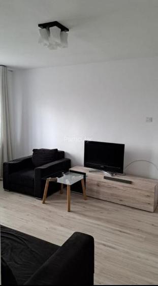 Apartament cu 2 camere semidecomandat, mobilat în Tineretului