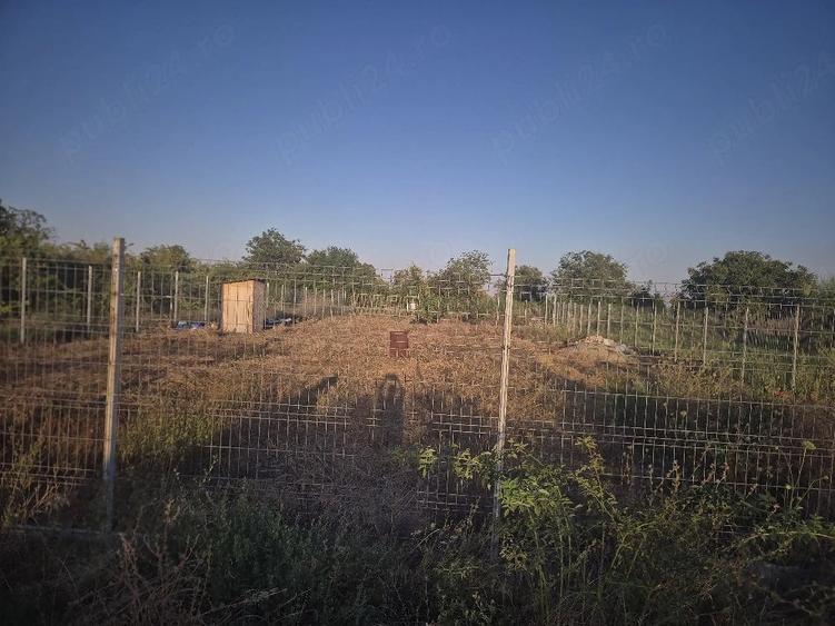 Teren de 1012 mp, în Dascălu