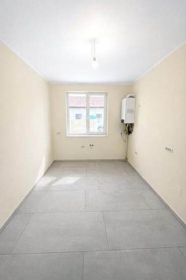 Casă individuală cu 4 camere cu Canalizare în Moșnița Nouă