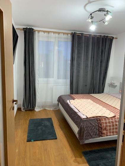 Apartament cu 3 camere semidecomandat în Take Ionescu