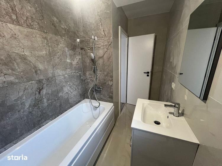 Casă cu 3 camere cu Canalizare în Sânandrei