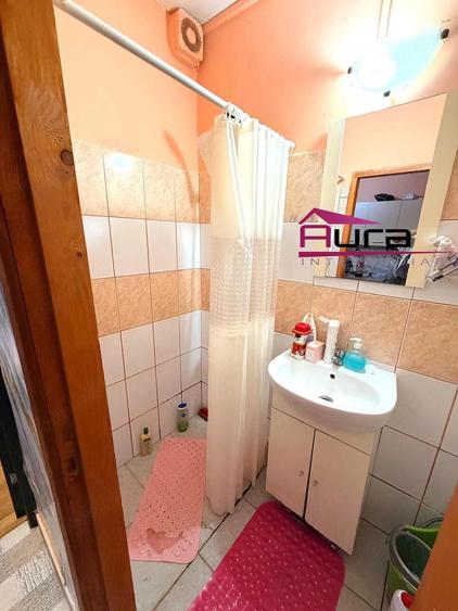 Garsonieră decomandată în Central