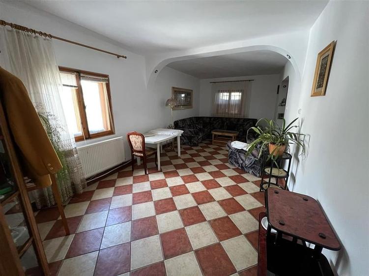 Duplex cu 6 camere cu Canalizare în Sud-Vest