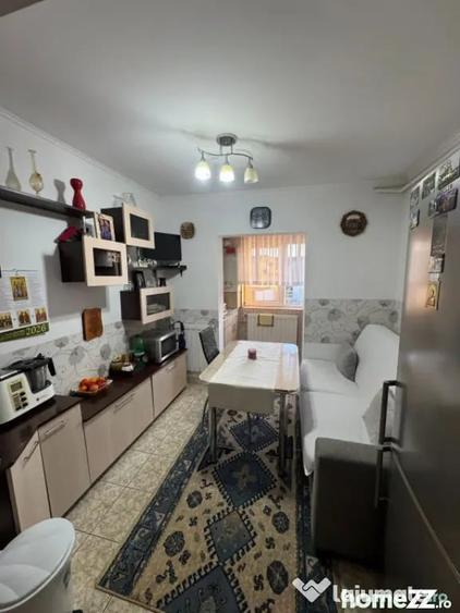 Apartament cu 2 camere decomandat în Republicii