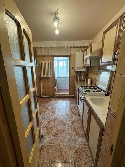 Apartament cu 2 camere decomandat în Nicolina