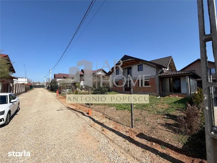 Casă cu 4 camere cu Teren 422 Mp în Păulești