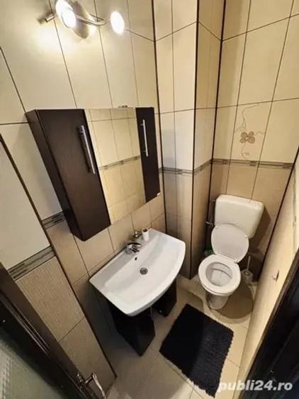 Apartament cu 3 camere decomandat, mobilat în Delfinariu