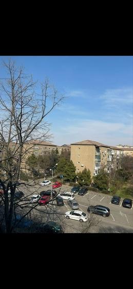 Garsonieră decomandată în Rogerius