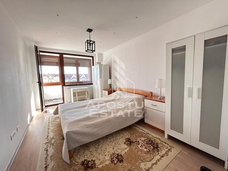 Apartament cu 3 camere semidecomandat, mobilat în Central