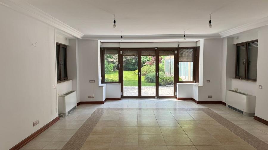 Casă individuală cu 6 camere cu Piscina în Corbeanca