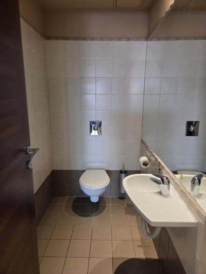 Apartament cu 4 camere decomandat în Dorobanți