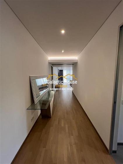 Apartament cu 5 camere decomandat în Primăverii