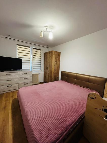 Apartament cu 4 camere semidecomandat, mobilat în Apărătorii Patriei