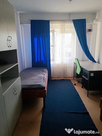 Garsonieră decomandată în Central