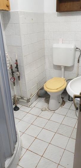 Apartament cu 4 camere decomandat în Pantelimon