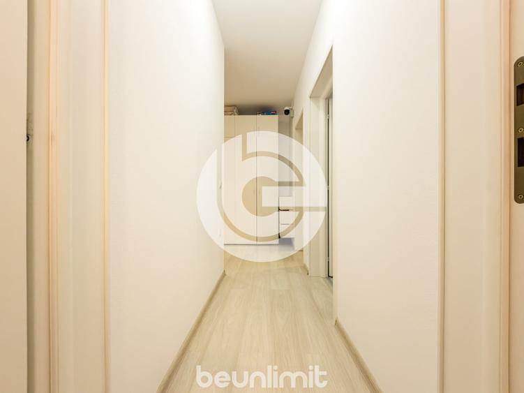 Apartament cu 3 camere semidecomandat, mobilat în Piața Cluj