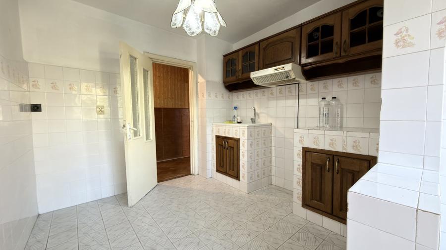 Apartament cu 2 camere decomandat în Soarelui