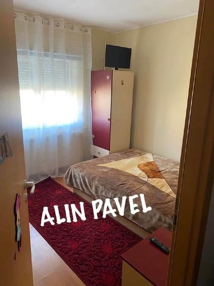 Apartament cu 3 camere semidecomandat, mobilat în Aradului
