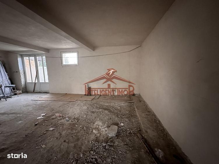 Casă cu 4 camere în Central
