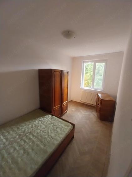 Apartament cu 3 camere semidecomandat în Exterior Vest