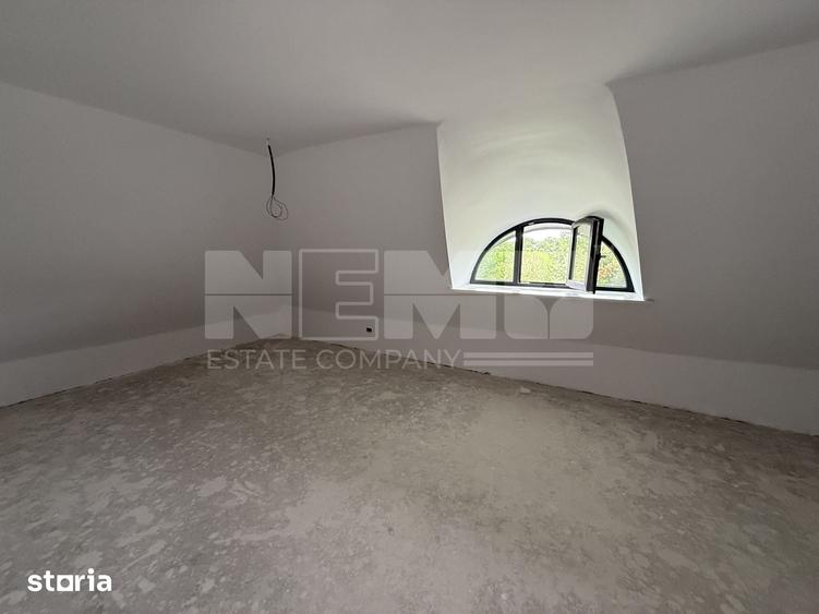 Casă cu 5 camere cu Teren 1000 Mp în Horodnic