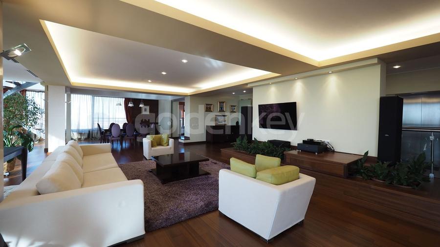 Penthouse cu 5 camere decomandat, mobilat în Herăstrău