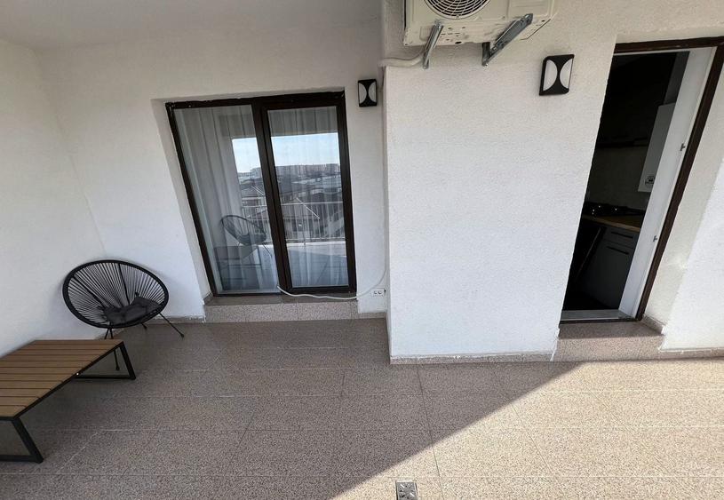 Apartament cu 2 camere decomandat în Titan