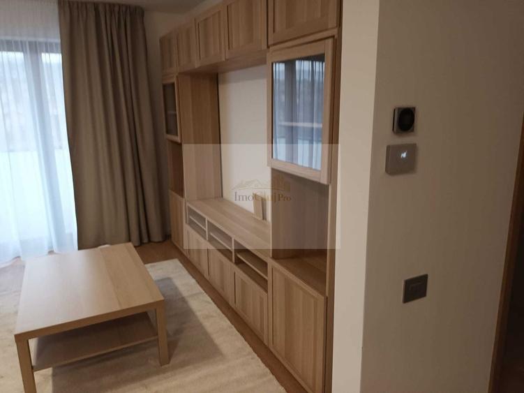 Apartament cu 2 camere semidecomandat, mobilat în Semicentral