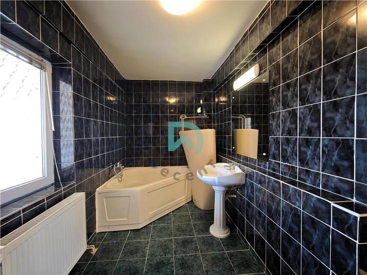 Casă individuală cu 6 camere cu Canalizare în Tractorul