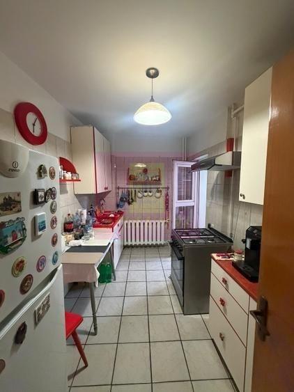 Apartament cu 4 camere decomandat în Obor