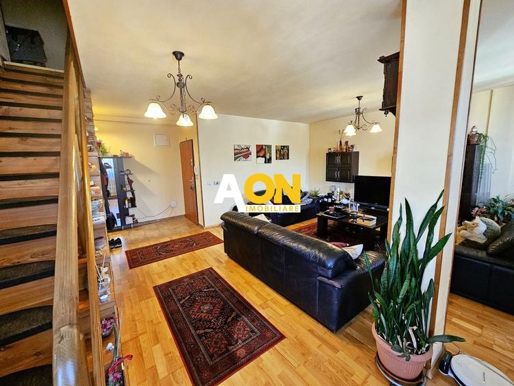 Apartament cu 3 camere decomandat, mobilat în Cetate