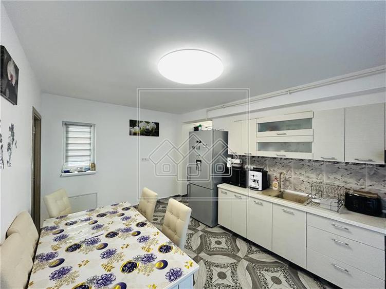 Apartament cu 2 camere semidecomandat în Arhitecților - Calea Cisnădiei
