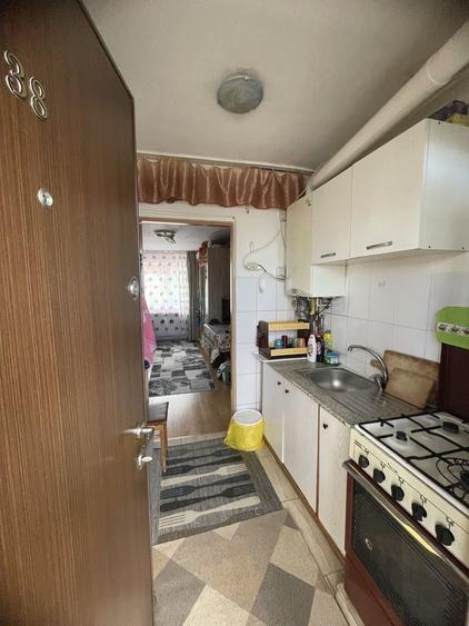 Apartament cu 2 camere semidecomandat în Florilor