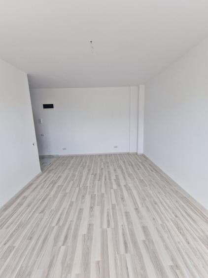 Apartament cu 3 camere decomandat în Brâncoveanu