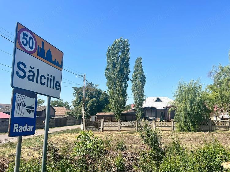 Teren de 4800 mp, în Sălciile