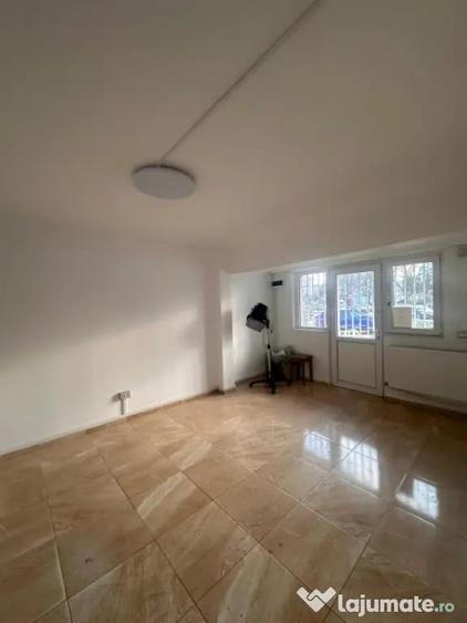Spatiu Comercial D+P+1, situat in zona Centrala - 1