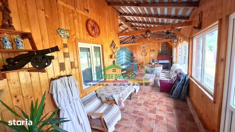 Casă cu 10 camere cu Teren 677 Mp în Tulnici