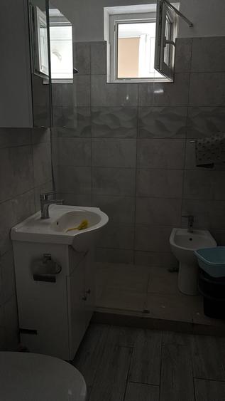 Apartament cu 3 camere decomandat în Drumul Carului