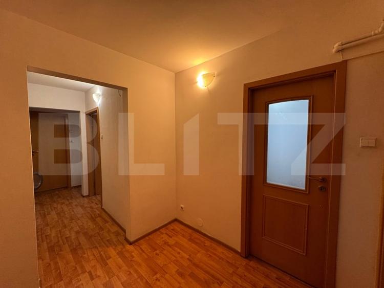 Apartament 3 camere decomandat, Cartier Sărari, zona Henri Coandă - 9
