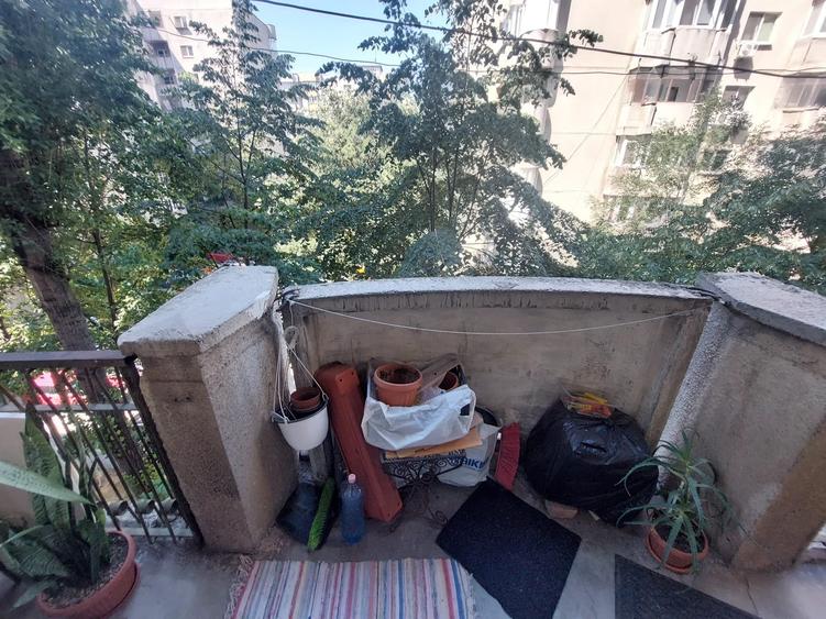 Apartament cu 3 camere decomandat în Sebastian