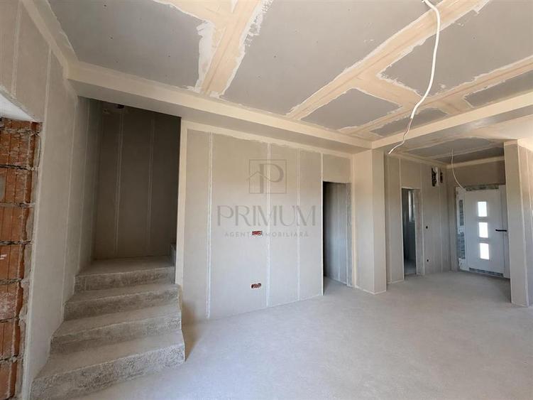 Duplex cu 4 camere cu Teren 297 Mp în Moșnița Nouă