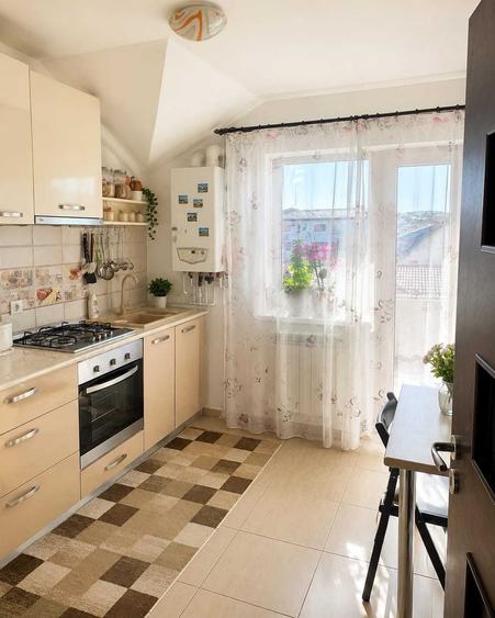 Apartament cu 3 camere decomandat în Valea Adâncă