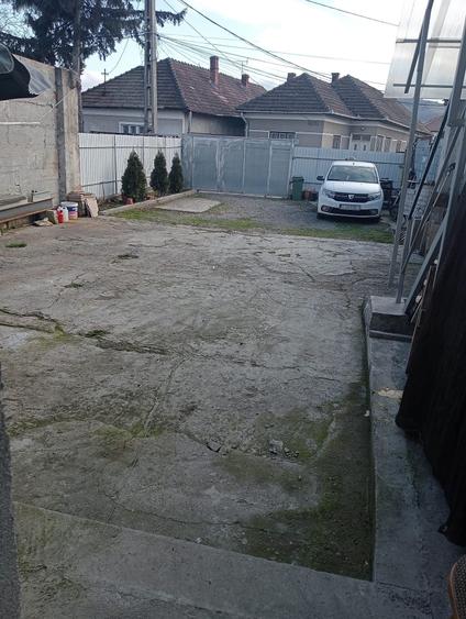 Apartament cu 2 camere decomandat în Florești